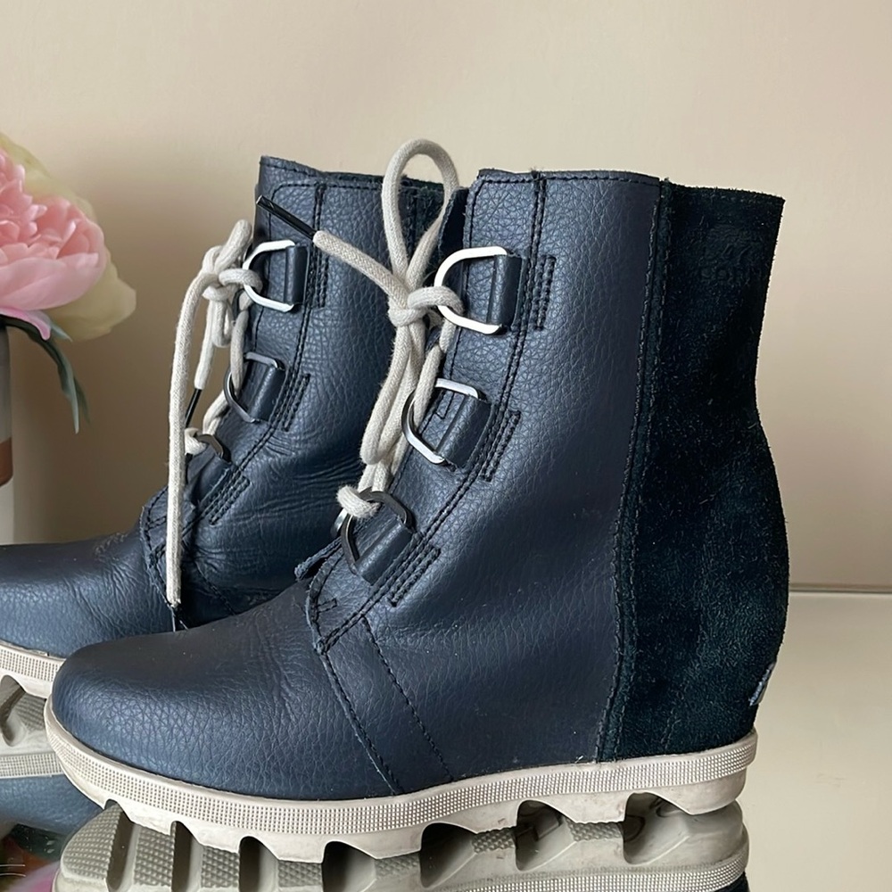 SOREL Joan of Artic Waterproof hidden heel Boots